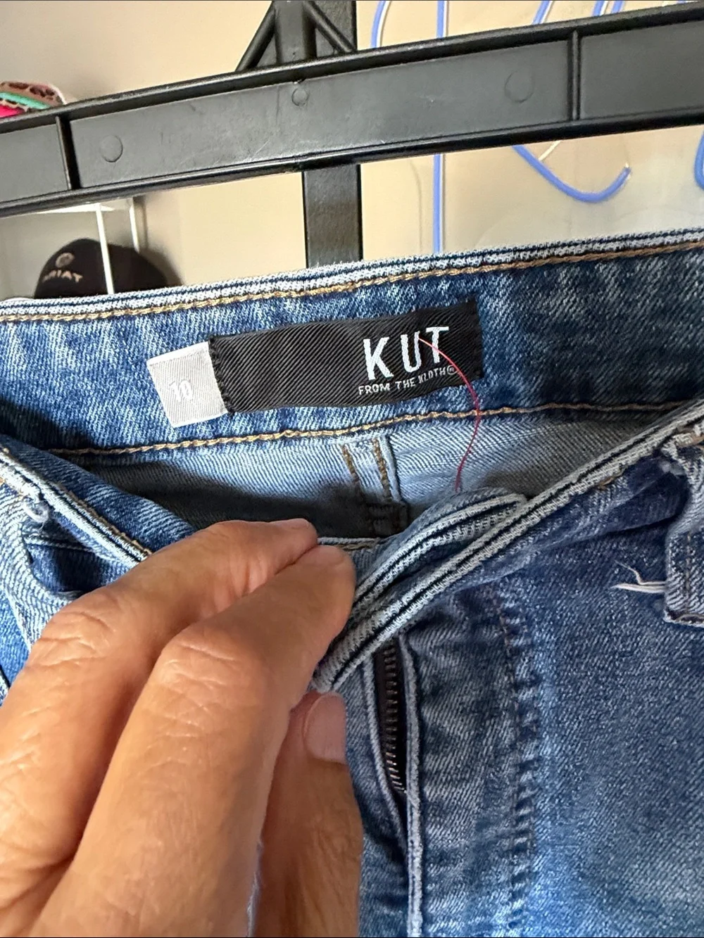 ☑️Kut from the Kloth Light Blue Cropped High-Rise Jeans